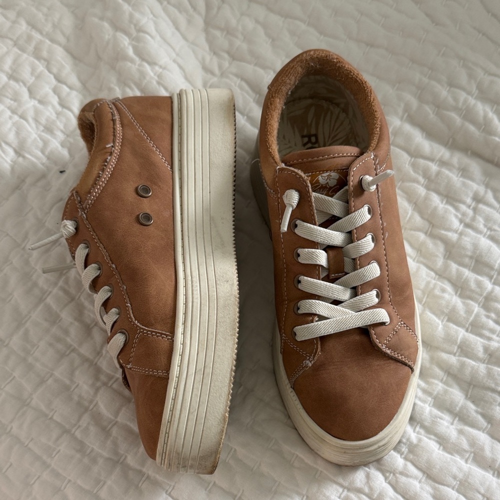 Brown Roxy sneakers
